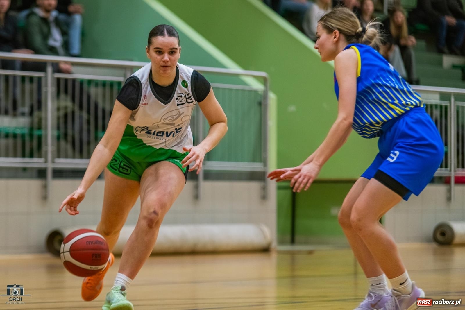 Zdjęcie w galerii na portalu naszraciborz.pl: Dobry początek, fatalna końcówka. RKK AZS Racibórz na tarczy we własnej hali [FOTO i WIDEO] wiadomości z regionu