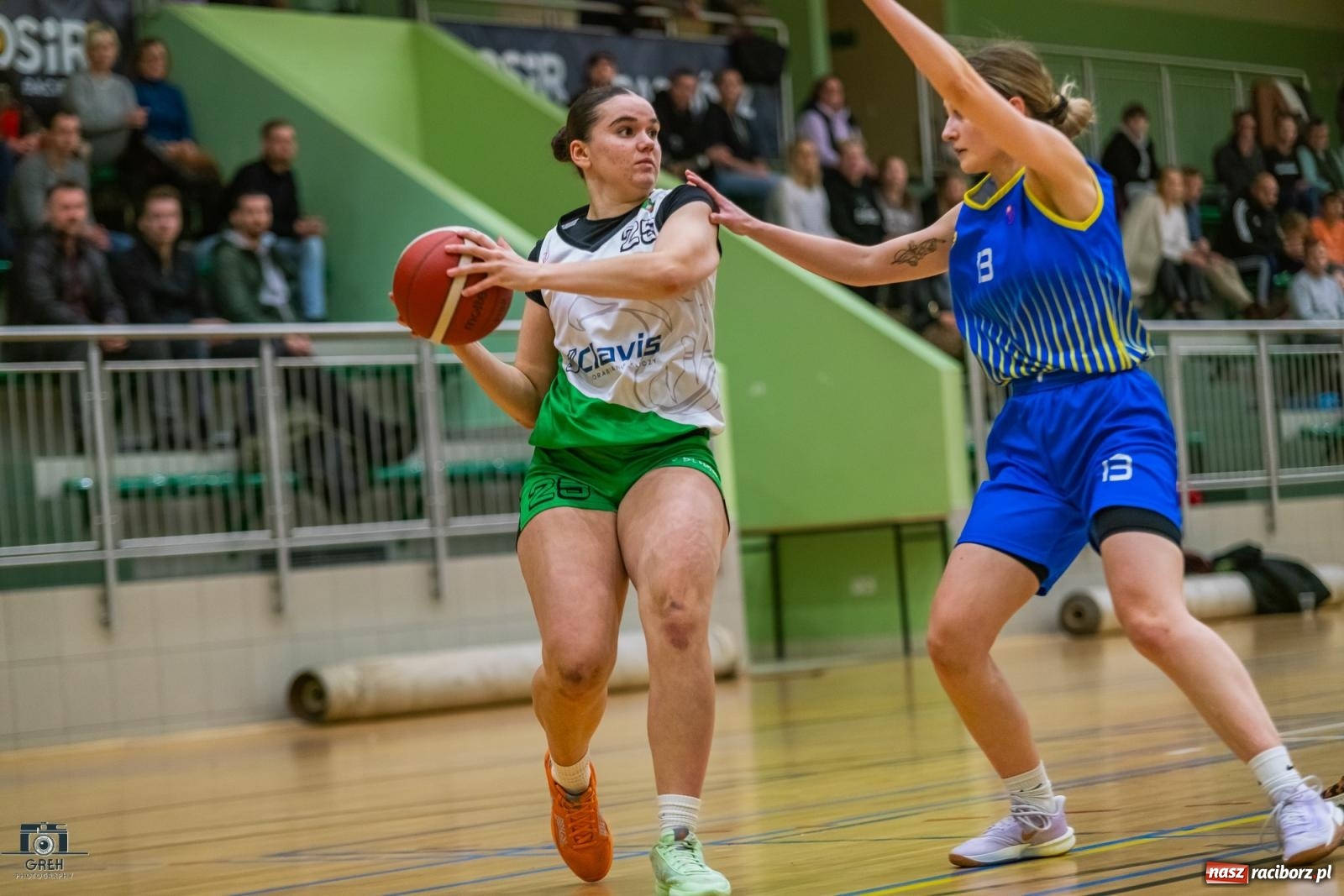 Zdjęcie w galerii na portalu naszraciborz.pl: Dobry początek, fatalna końcówka. RKK AZS Racibórz na tarczy we własnej hali [FOTO i WIDEO] wiadomości z regionu