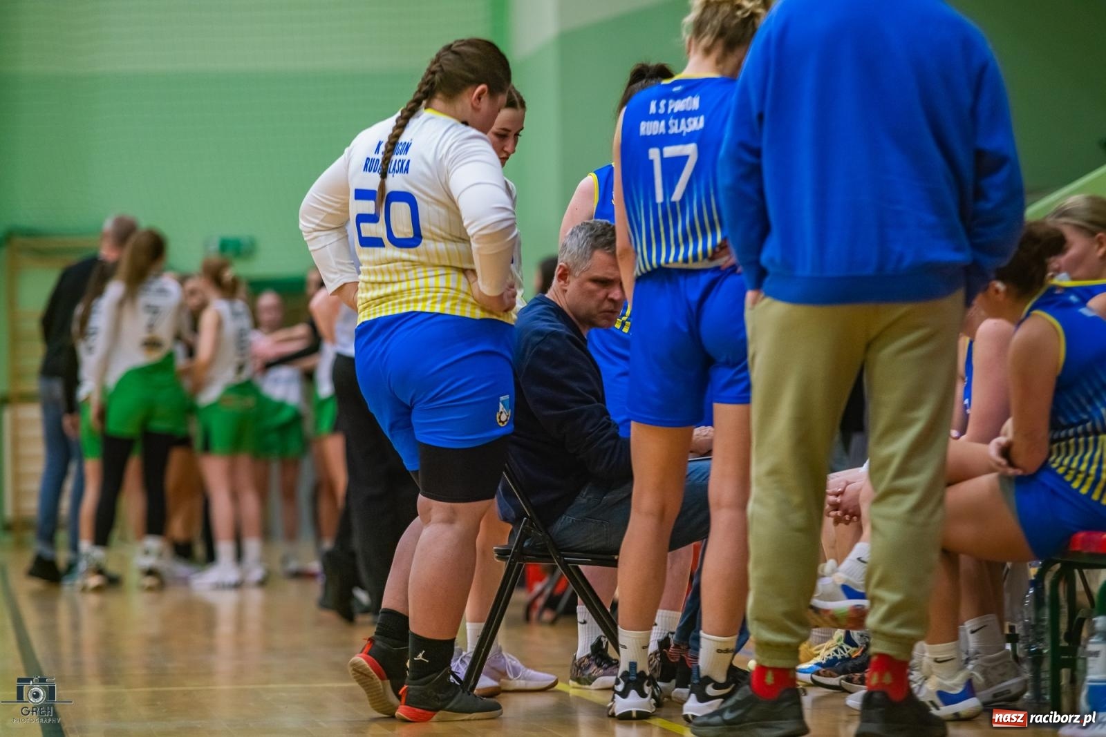 Zdjęcie w galerii na portalu naszraciborz.pl: Dobry początek, fatalna końcówka. RKK AZS Racibórz na tarczy we własnej hali [FOTO i WIDEO] wiadomości z regionu