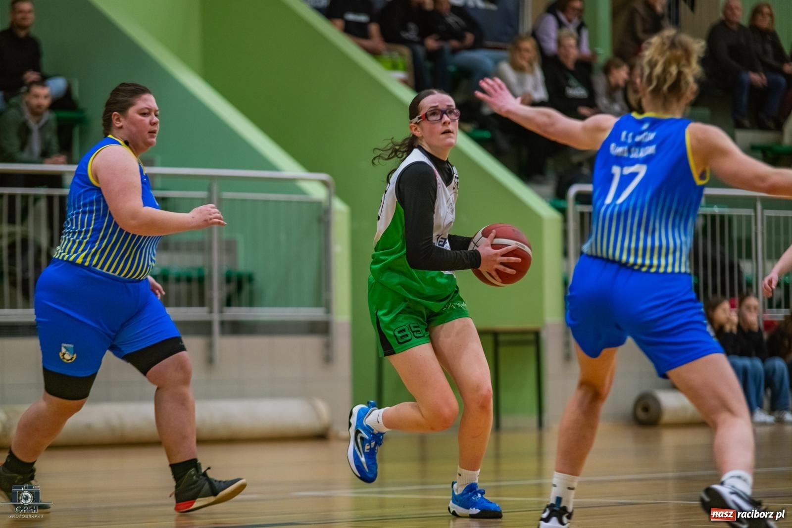 Zdjęcie w galerii na portalu naszraciborz.pl: Dobry początek, fatalna końcówka. RKK AZS Racibórz na tarczy we własnej hali [FOTO i WIDEO] wiadomości z regionu