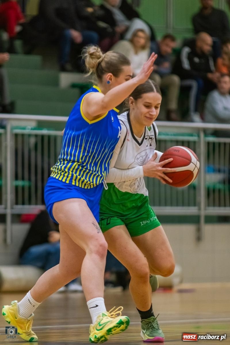 Zdjęcie w galerii na portalu naszraciborz.pl: Dobry początek, fatalna końcówka. RKK AZS Racibórz na tarczy we własnej hali [FOTO i WIDEO] wiadomości z regionu