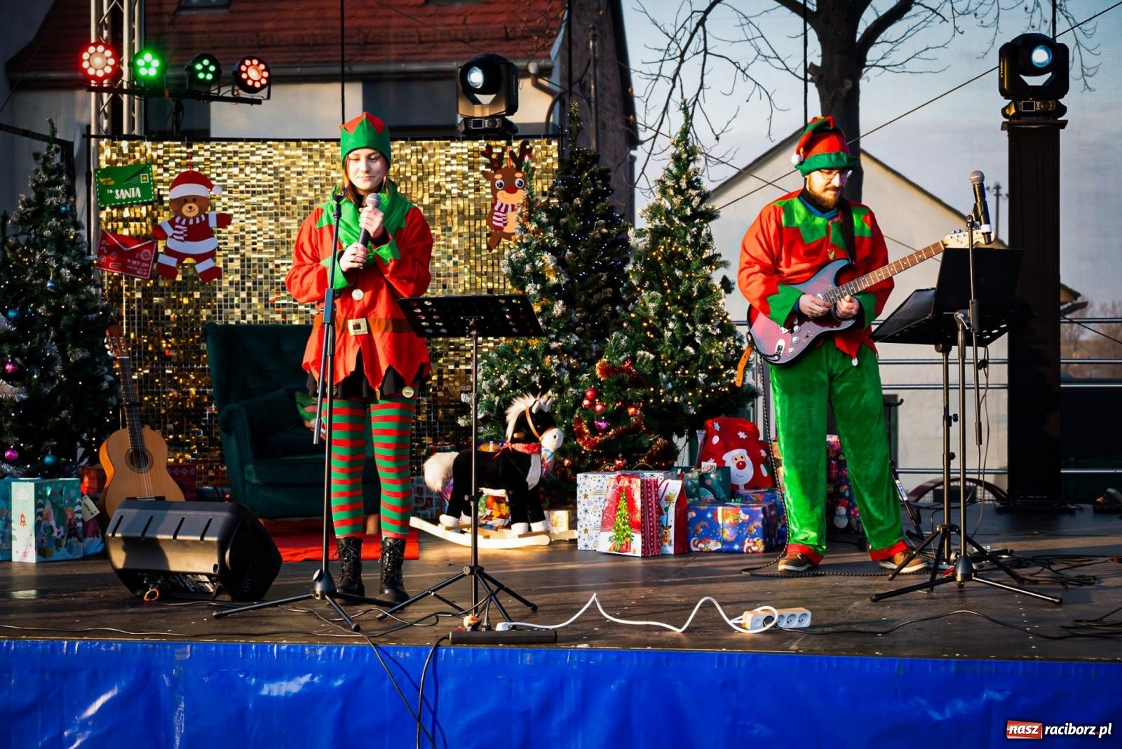 Zdjęcie w galerii na portalu naszraciborz.pl: W Krzanowicach uroczyście rozświetlono choinkę [FOTO i WIDEO] wiadomości z regionu