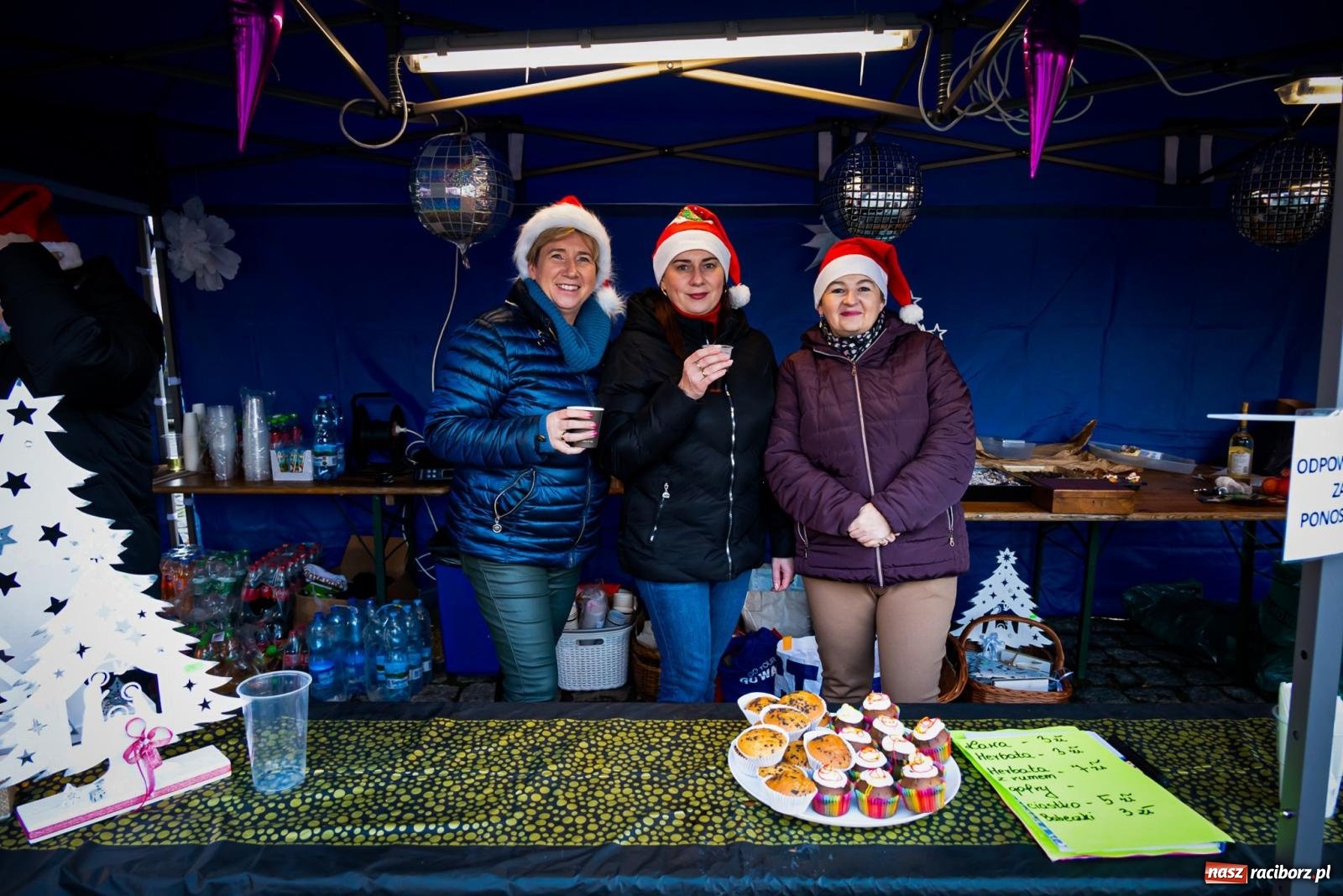 Zdjęcie w galerii na portalu naszraciborz.pl: W Krzanowicach uroczyście rozświetlono choinkę [FOTO i WIDEO] wiadomości z regionu