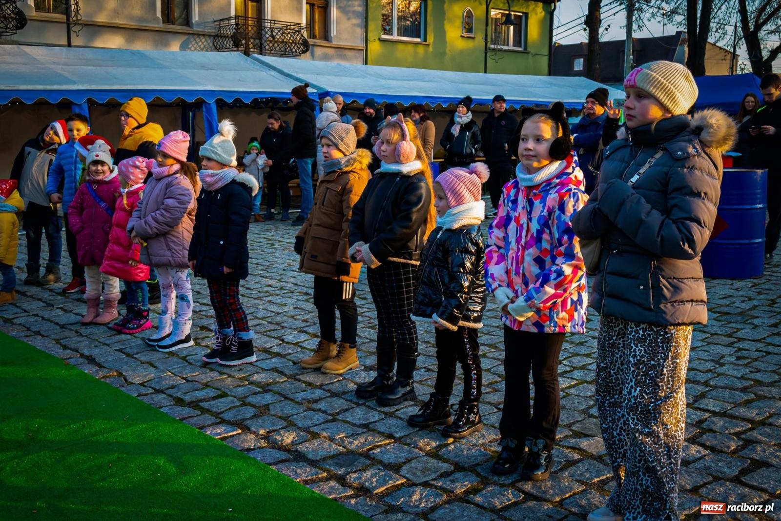 Zdjęcie w galerii na portalu naszraciborz.pl: W Krzanowicach uroczyście rozświetlono choinkę [FOTO i WIDEO] wiadomości z regionu