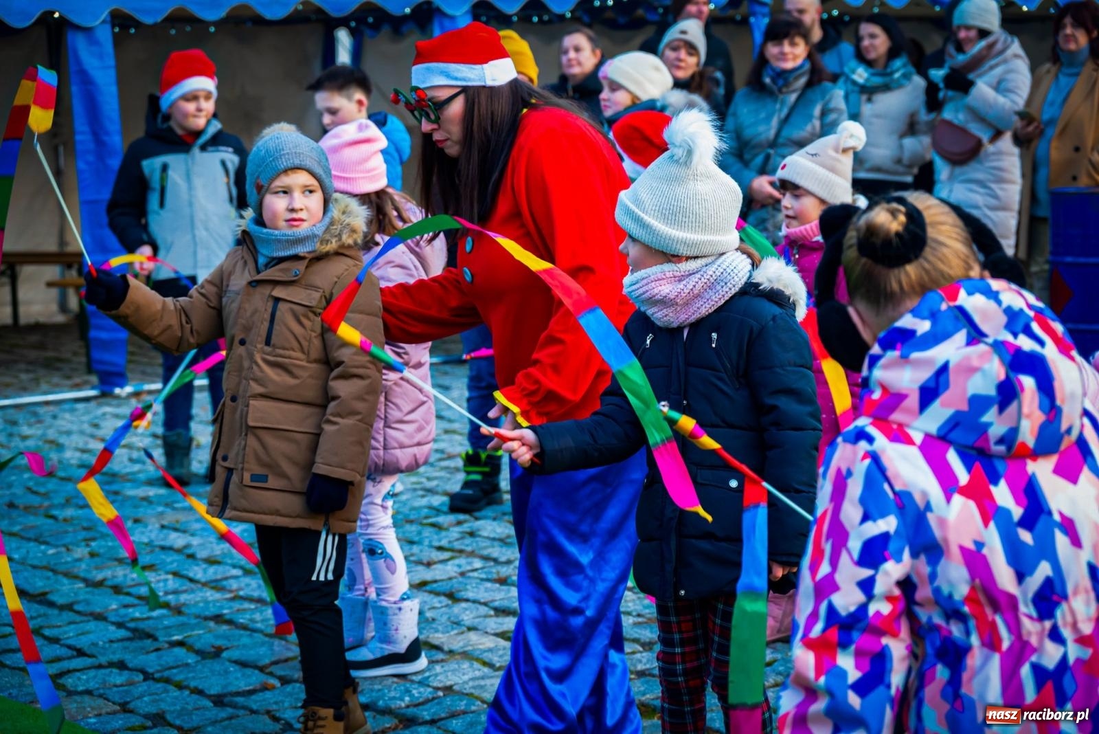 Zdjęcie w galerii na portalu naszraciborz.pl: W Krzanowicach uroczyście rozświetlono choinkę [FOTO i WIDEO] wiadomości z regionu