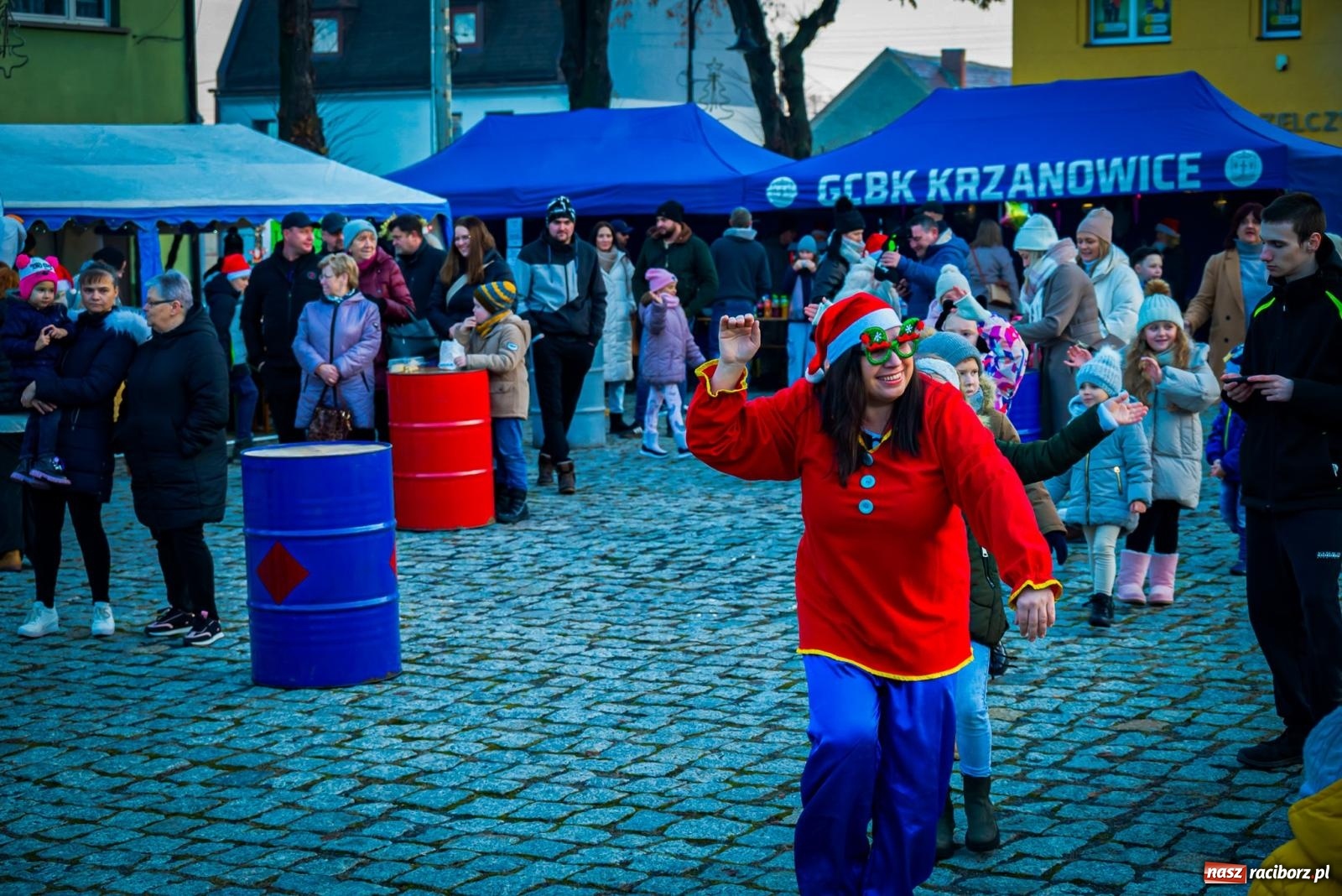 Zdjęcie w galerii na portalu naszraciborz.pl: W Krzanowicach uroczyście rozświetlono choinkę [FOTO i WIDEO] wiadomości z regionu