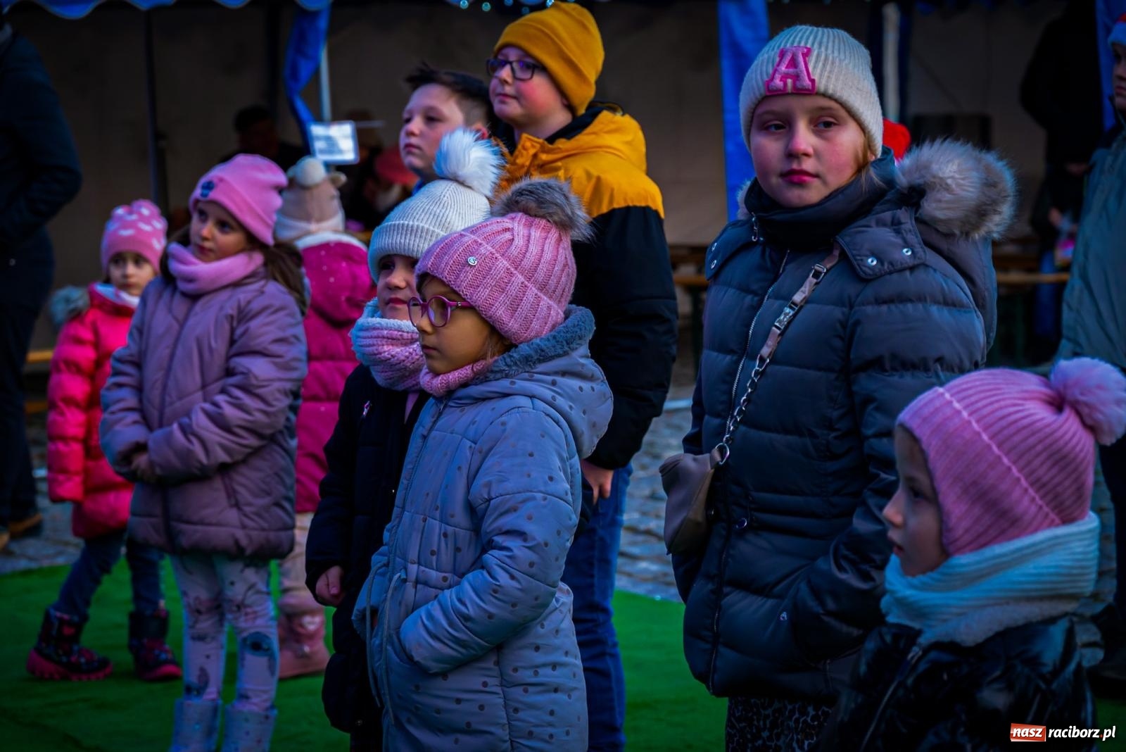 Zdjęcie w galerii na portalu naszraciborz.pl: W Krzanowicach uroczyście rozświetlono choinkę [FOTO i WIDEO] wiadomości z regionu