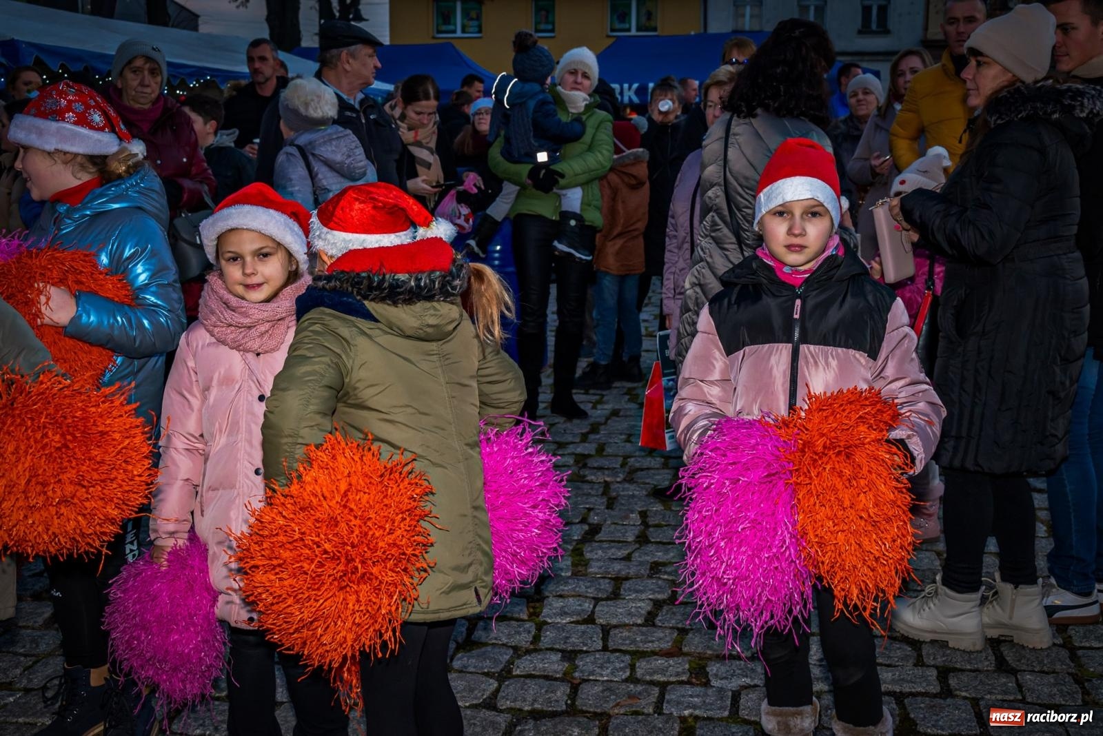 Zdjęcie w galerii na portalu naszraciborz.pl: W Krzanowicach uroczyście rozświetlono choinkę [FOTO i WIDEO] wiadomości z regionu