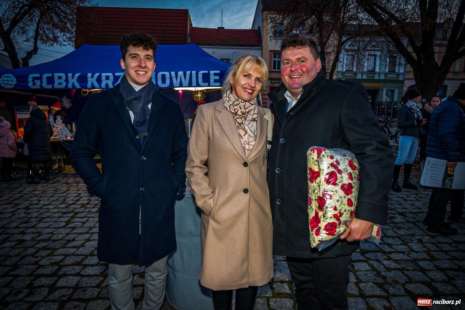 Zdjęcie w galerii na portalu naszraciborz.pl: W Krzanowicach uroczyście rozświetlono choinkę [FOTO i WIDEO] wiadomości z regionu