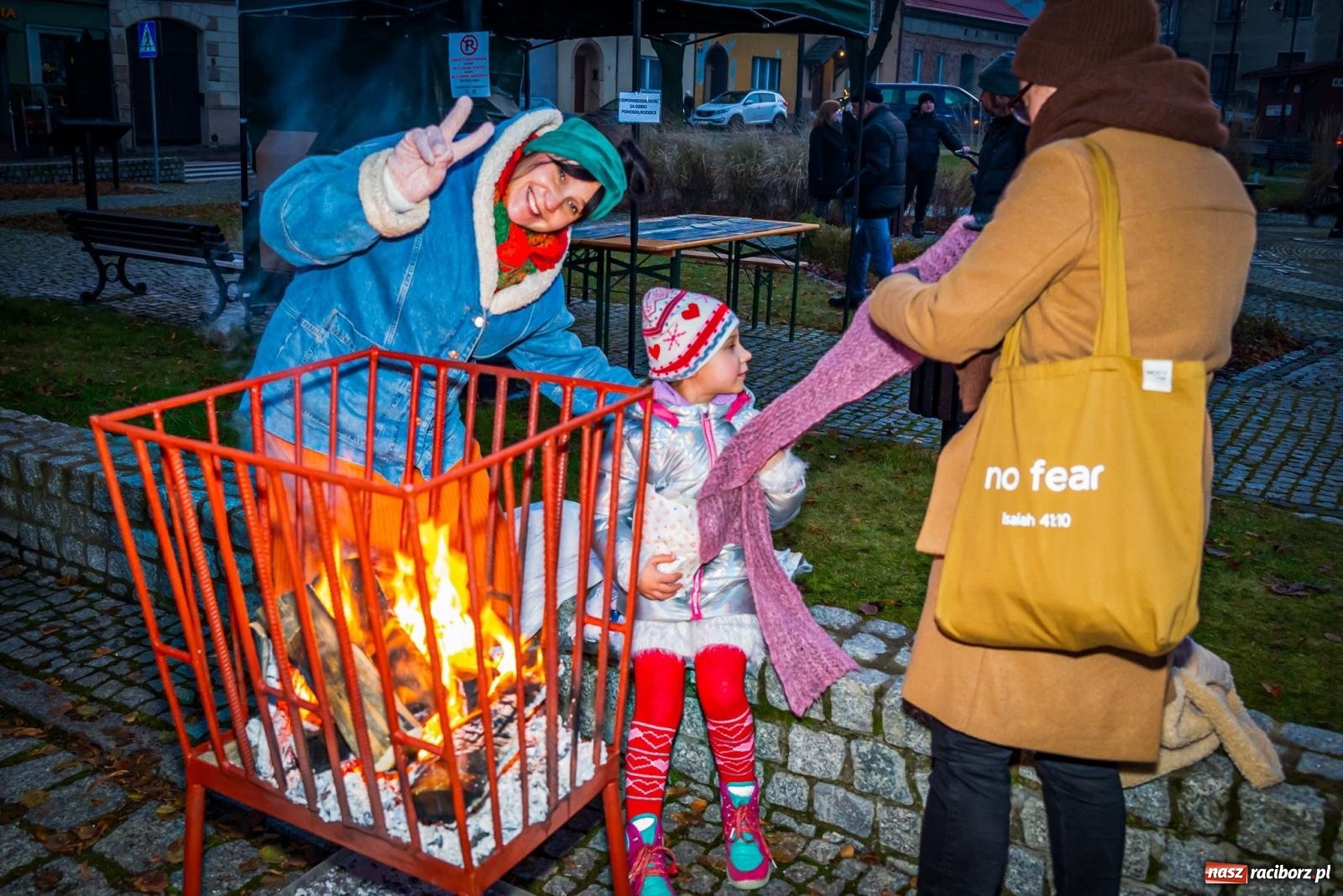 Zdjęcie w galerii na portalu naszraciborz.pl: W Krzanowicach uroczyście rozświetlono choinkę [FOTO i WIDEO] wiadomości z regionu