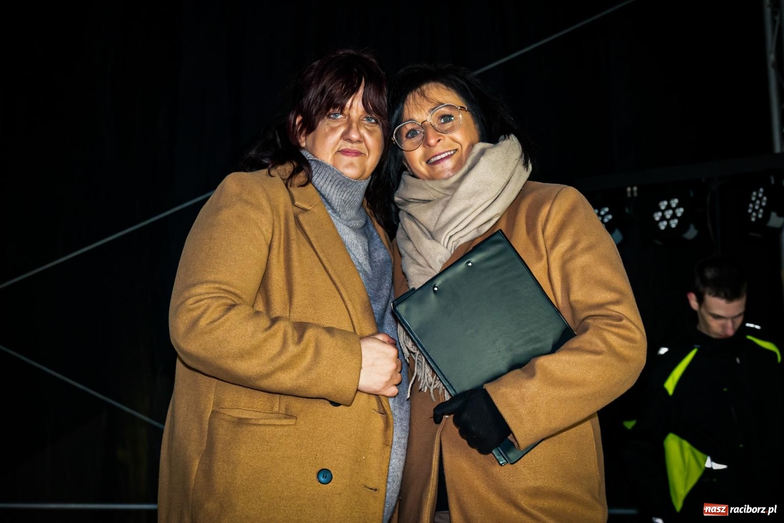 Zdjęcie w galerii na portalu naszraciborz.pl: W Krzanowicach uroczyście rozświetlono choinkę [FOTO i WIDEO] wiadomości z regionu