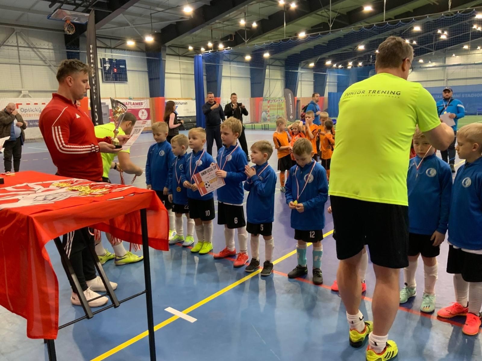 Zdjęcie w galerii na portalu naszraciborz.pl: Junior Futsal Cup. Turniej dla rocznika 2017 za nami [FOTO] wiadomości z regionu