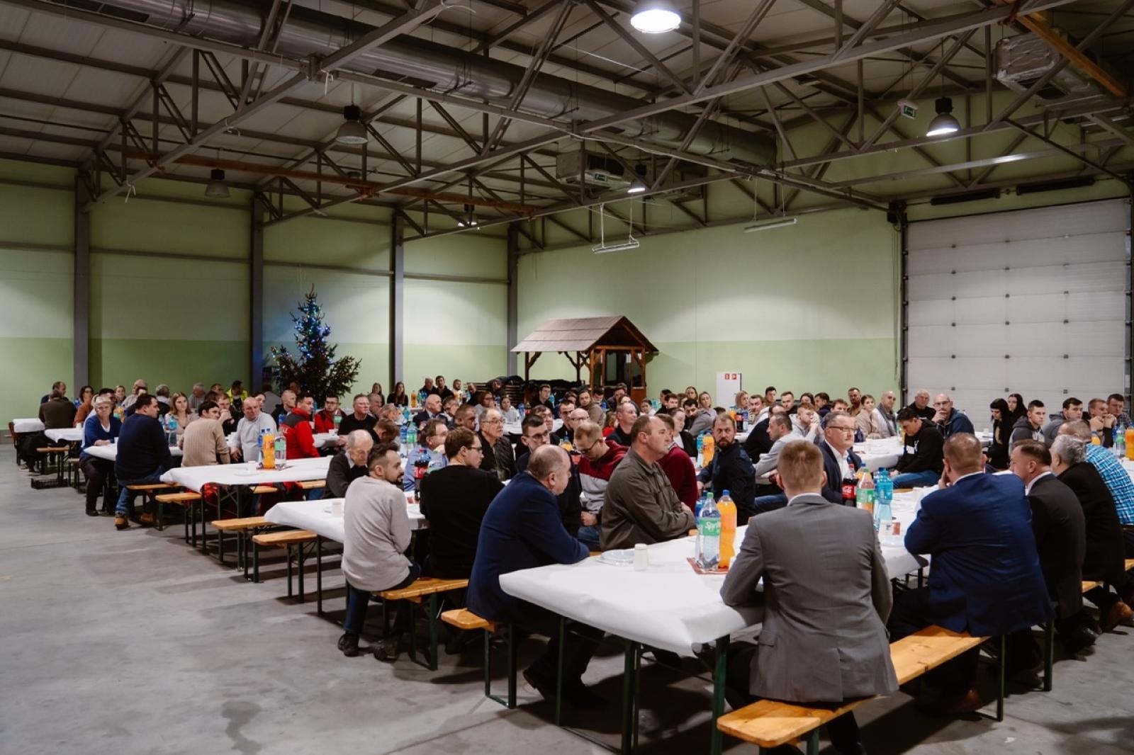Zdjęcie w galerii na portalu naszraciborz.pl: Przedświąteczne spotkanie ze strażakami w gminie Pietrowice Wielkie wiadomości z regionu