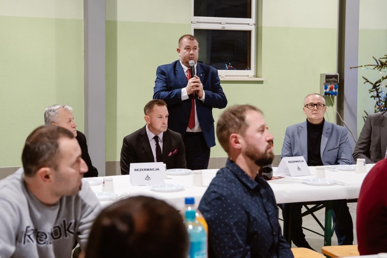 Zdjęcie w galerii na portalu naszraciborz.pl: Przedświąteczne spotkanie ze strażakami w gminie Pietrowice Wielkie wiadomości z regionu