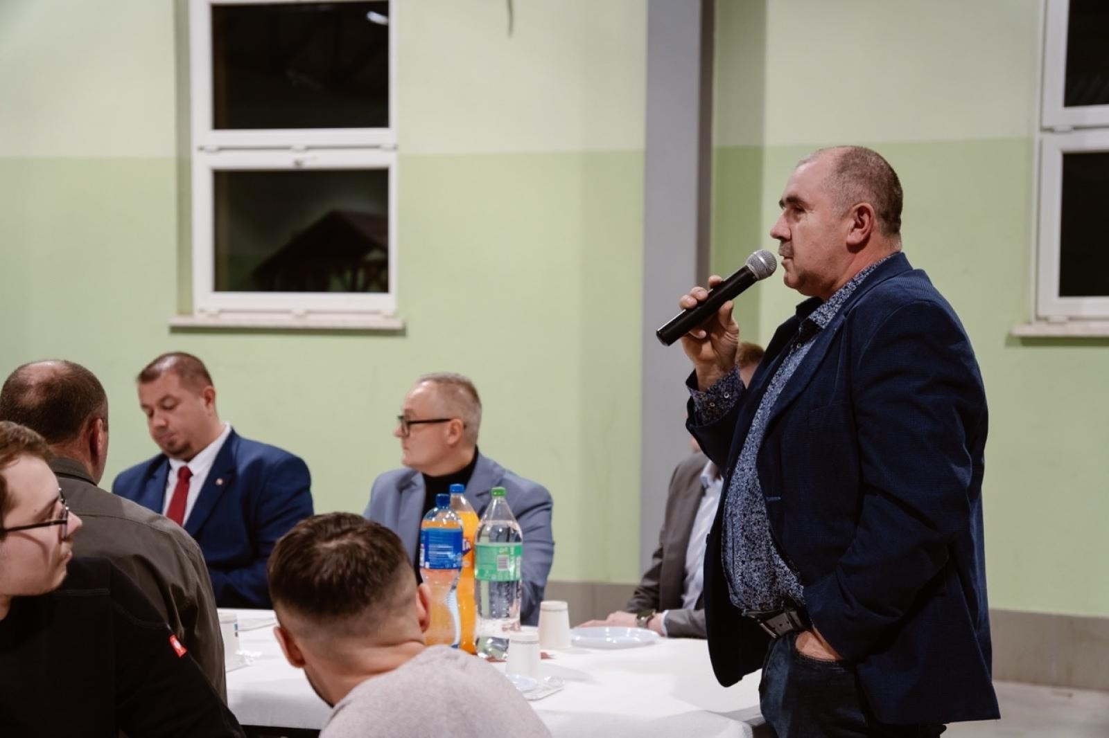 Zdjęcie w galerii na portalu naszraciborz.pl: Przedświąteczne spotkanie ze strażakami w gminie Pietrowice Wielkie wiadomości z regionu