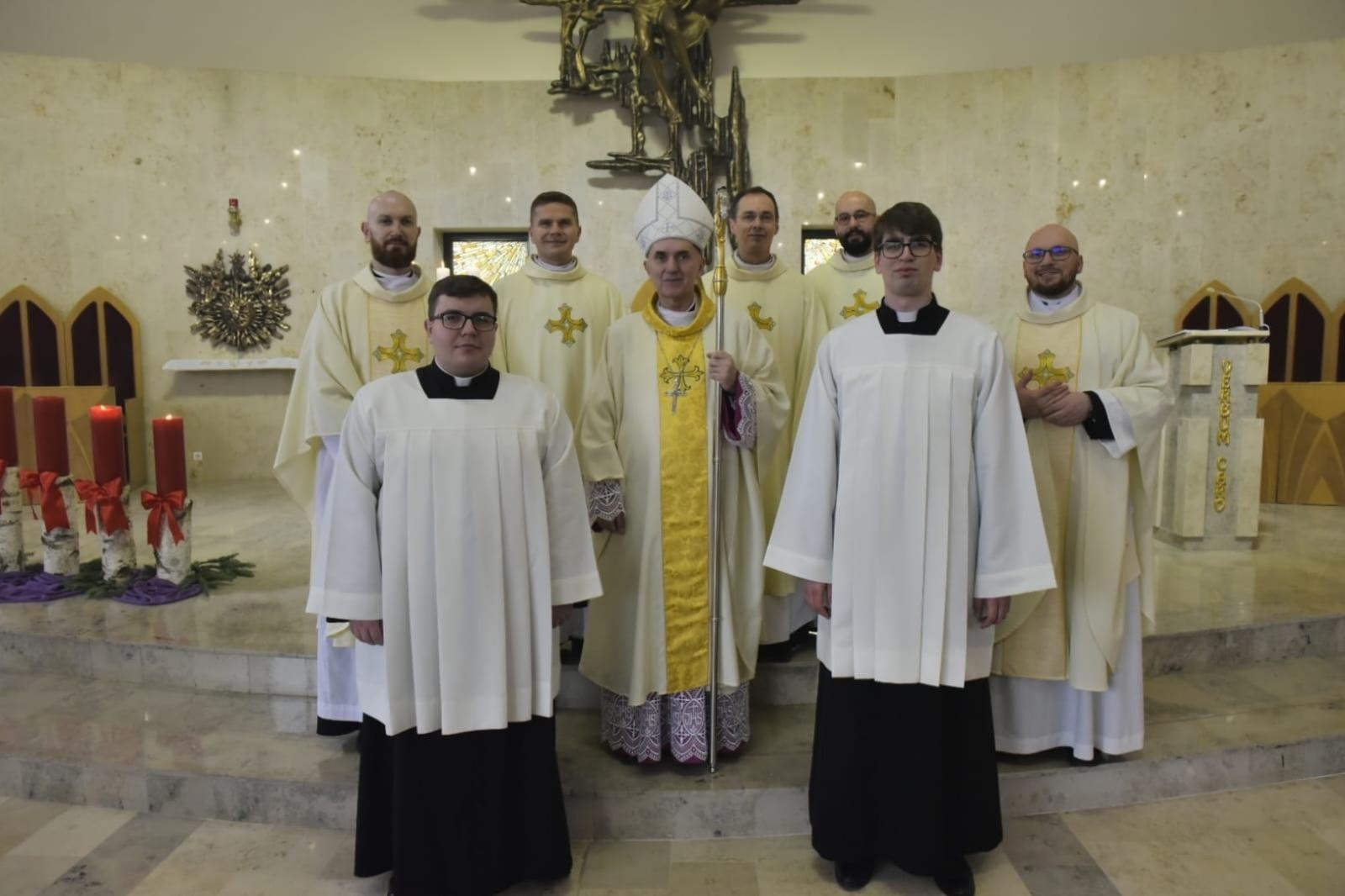 Zdjęcie w galerii na portalu naszraciborz.pl: Klerycy Seminarium w Opolu wstąpili w szeregi kandydatów do święceń. Wśród nich mieszkaniec Krzanowic wiadomości z regionu