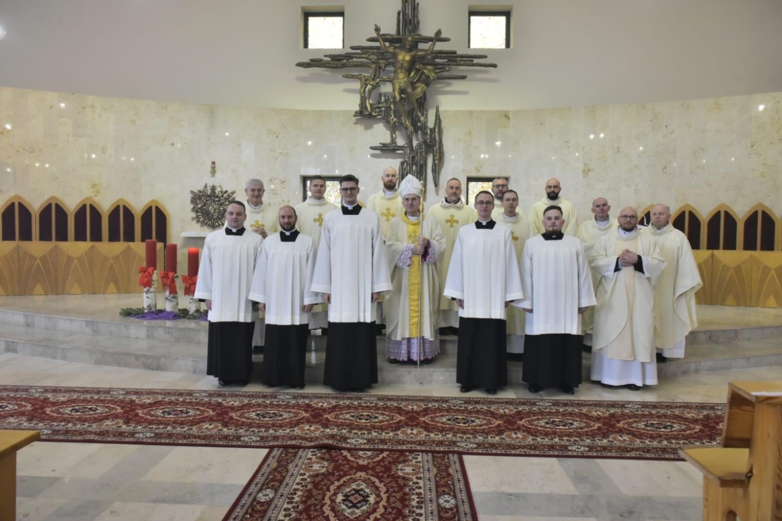 Zdjęcie w galerii na portalu naszraciborz.pl: Klerycy Seminarium w Opolu wstąpili w szeregi kandydatów do święceń. Wśród nich mieszkaniec Krzanowic wiadomości z regionu