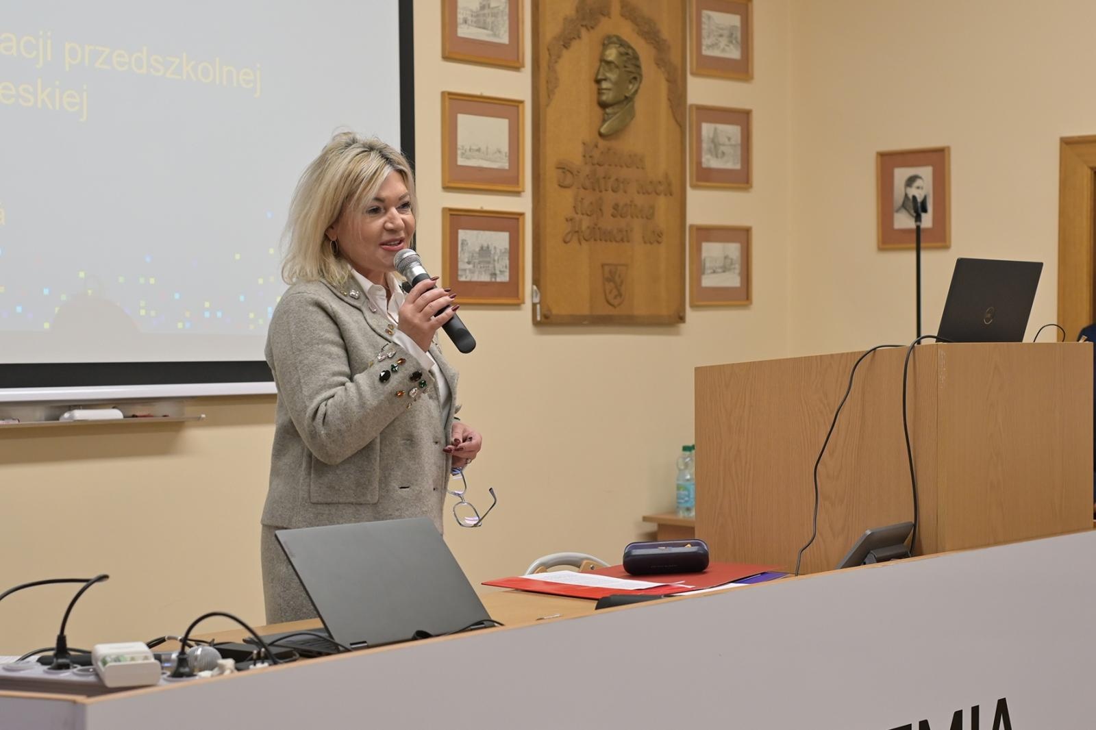Zdjęcie w galerii na portalu naszraciborz.pl: XVIII Raciborskie Seminarium Pedagogiczne: Refleksja nad wyzwaniami edukacji [FOTO i WIDEO] wiadomości z regionu