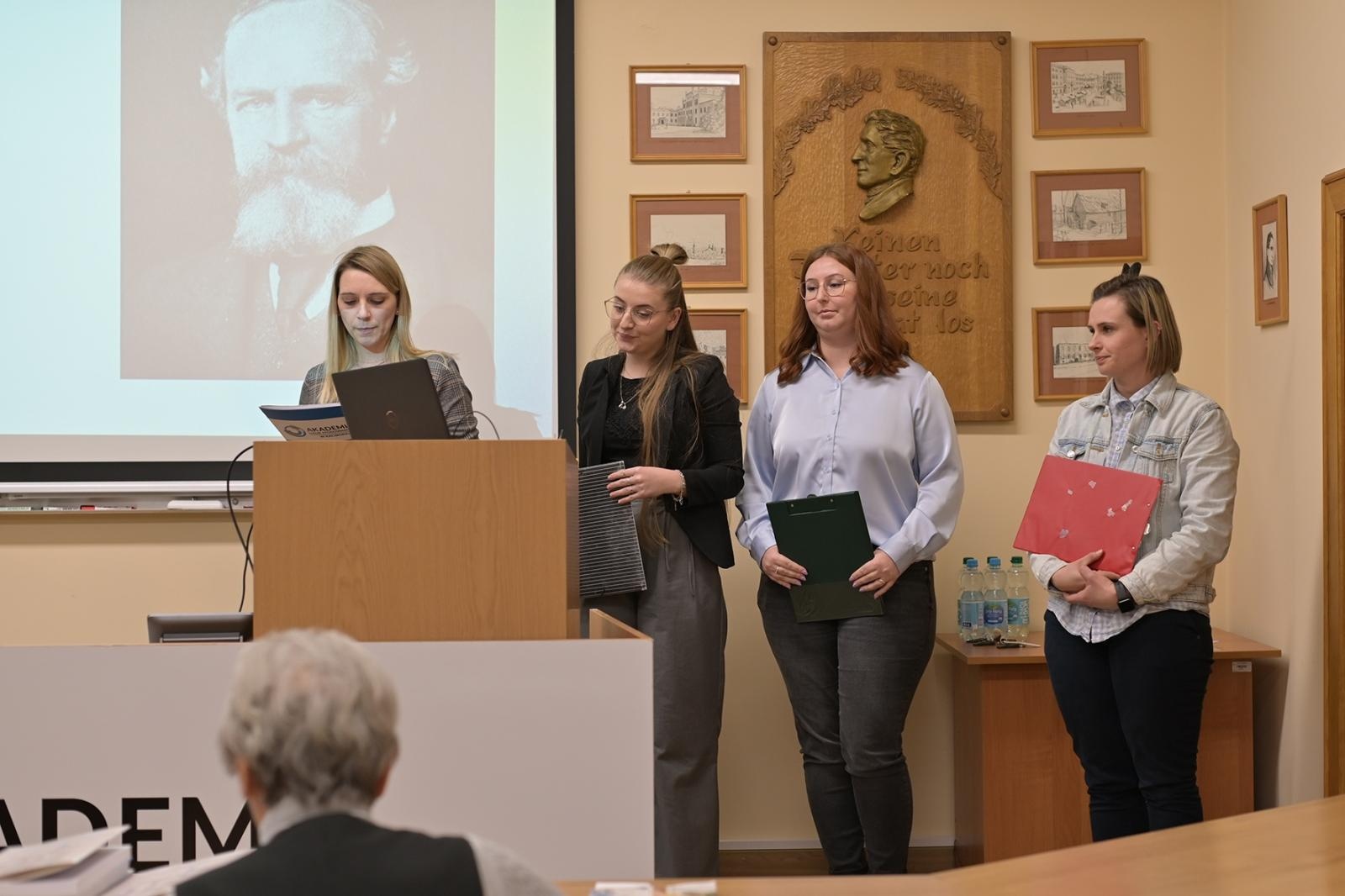 Zdjęcie w galerii na portalu naszraciborz.pl: XVIII Raciborskie Seminarium Pedagogiczne: Refleksja nad wyzwaniami edukacji [FOTO i WIDEO] wiadomości z regionu