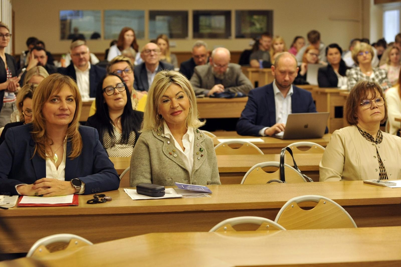 Zdjęcie w galerii na portalu naszraciborz.pl: XVIII Raciborskie Seminarium Pedagogiczne: Refleksja nad wyzwaniami edukacji [FOTO i WIDEO] wiadomości z regionu
