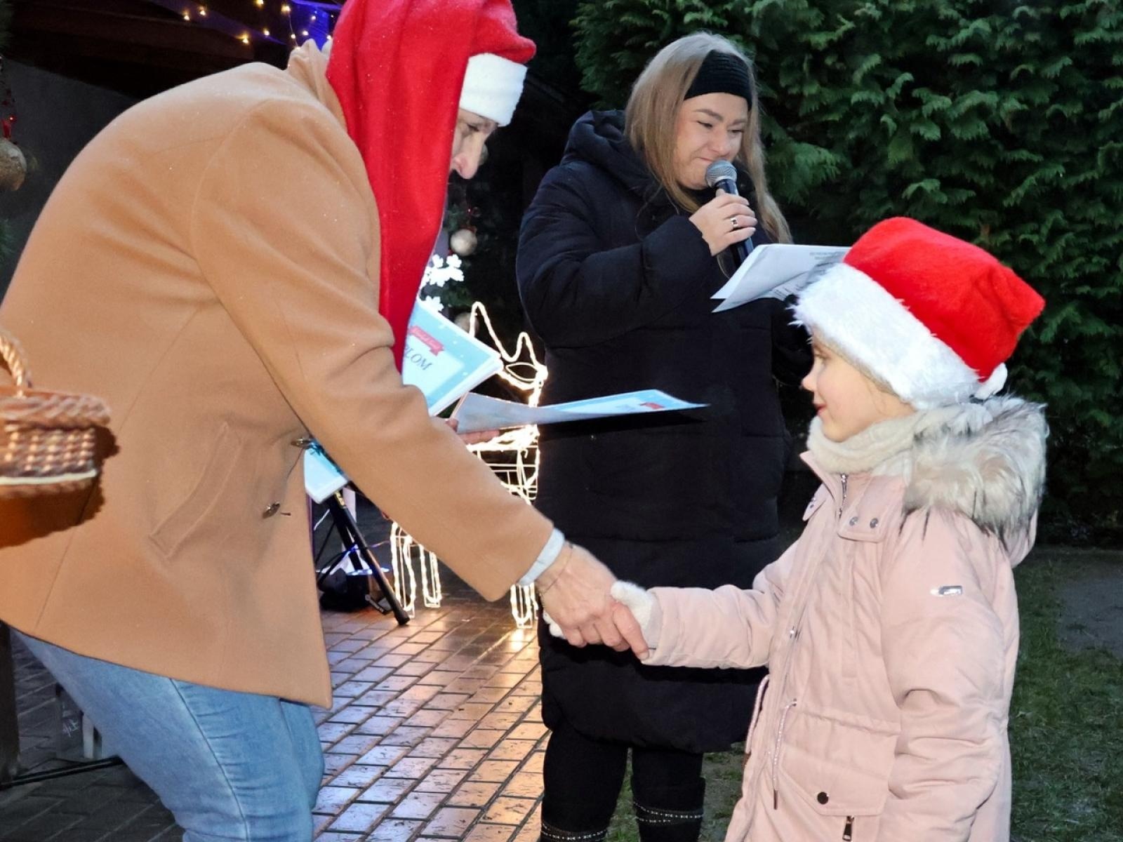 Zdjęcie w galerii na portalu naszraciborz.pl: Kiermasz świąteczny w Przedszkolu nr 12 w Raciborzu – pełen radości i świątecznej atmosfery wiadomości z regionu