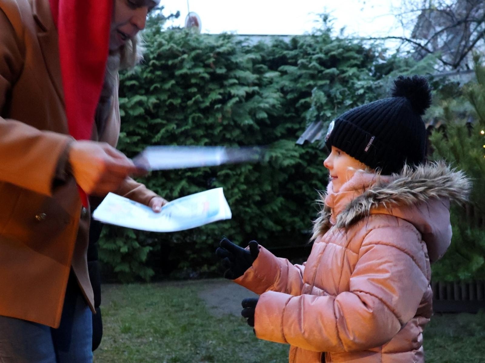 Zdjęcie w galerii na portalu naszraciborz.pl: Kiermasz świąteczny w Przedszkolu nr 12 w Raciborzu – pełen radości i świątecznej atmosfery wiadomości z regionu