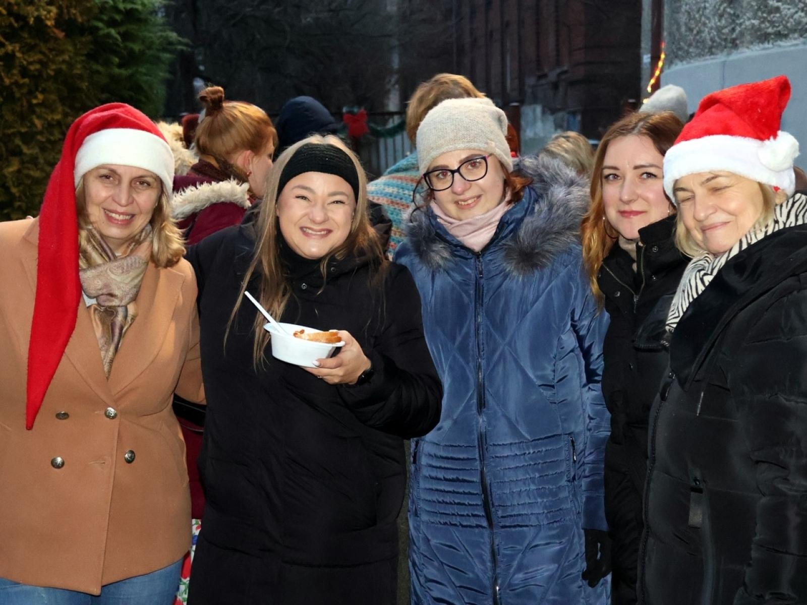 Zdjęcie w galerii na portalu naszraciborz.pl: Kiermasz świąteczny w Przedszkolu nr 12 w Raciborzu – pełen radości i świątecznej atmosfery wiadomości z regionu
