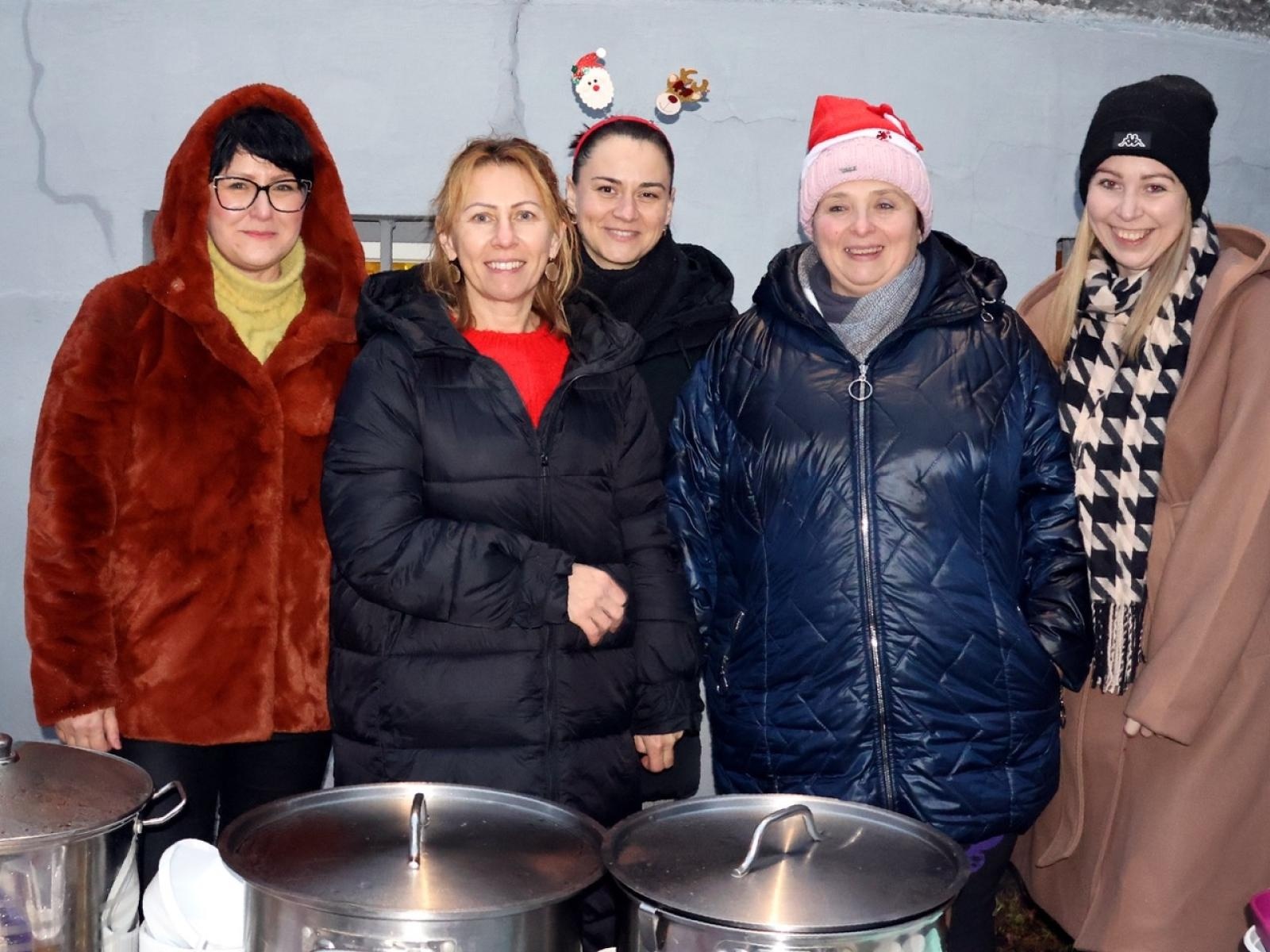 Zdjęcie w galerii na portalu naszraciborz.pl: Kiermasz świąteczny w Przedszkolu nr 12 w Raciborzu – pełen radości i świątecznej atmosfery wiadomości z regionu