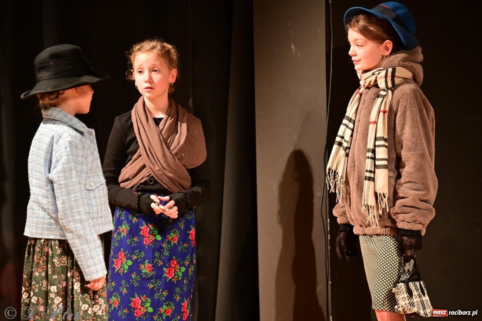 Zdjęcie w galerii na portalu naszraciborz.pl: Magiczny wieczór w Młodzieżowym Domu Kultury wiadomości z regionu