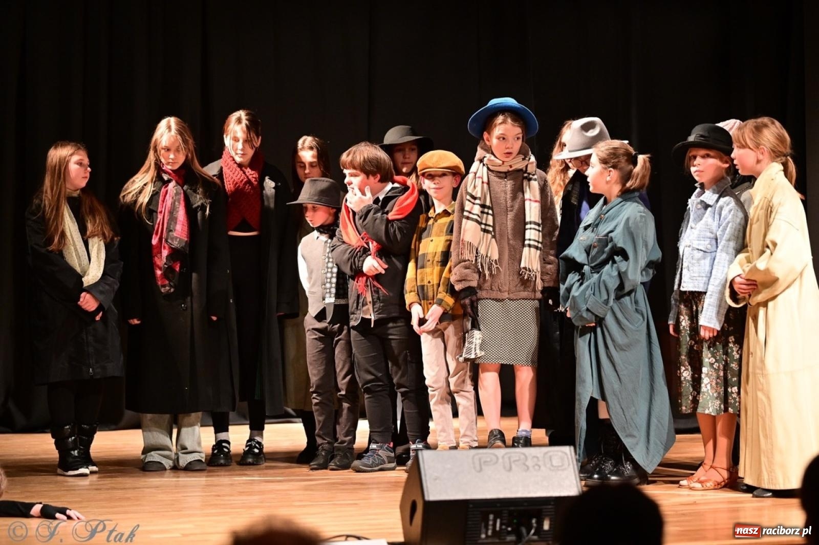 Zdjęcie w galerii na portalu naszraciborz.pl: Magiczny wieczór w Młodzieżowym Domu Kultury wiadomości z regionu