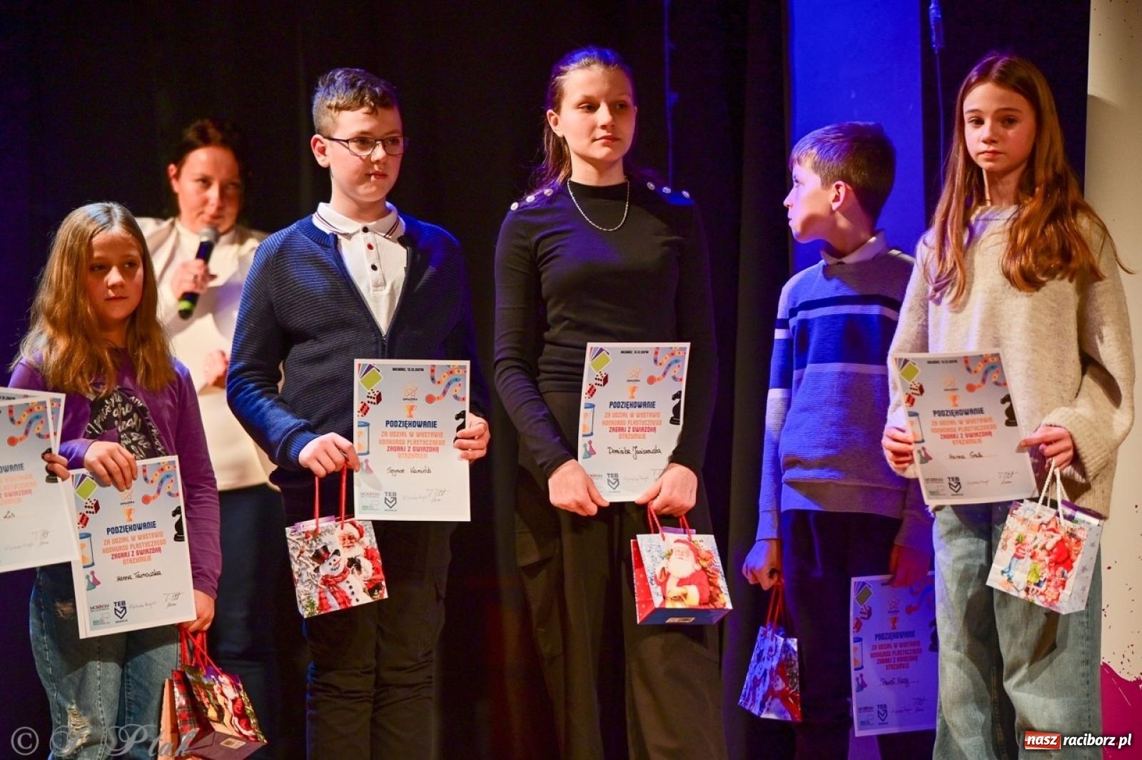 Zdjęcie w galerii na portalu naszraciborz.pl: Magiczny wieczór w Młodzieżowym Domu Kultury wiadomości z regionu