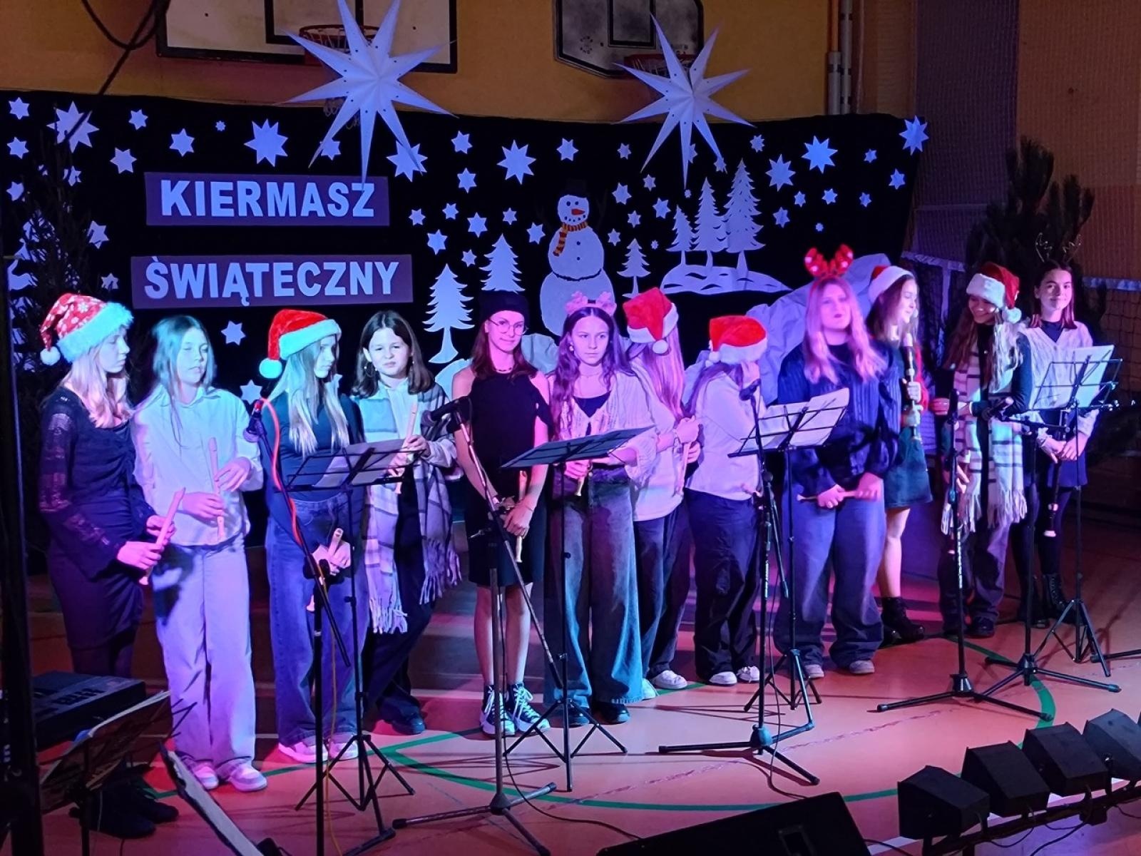 Zdjęcie w galerii na portalu naszraciborz.pl: Świąteczna magia w SP nr 13 [FOTO] wiadomości z regionu