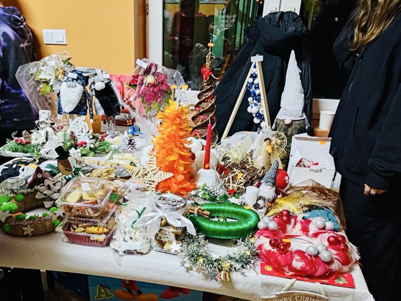 Zdjęcie w galerii na portalu naszraciborz.pl: Świąteczna magia w SP nr 13 [FOTO] wiadomości z regionu