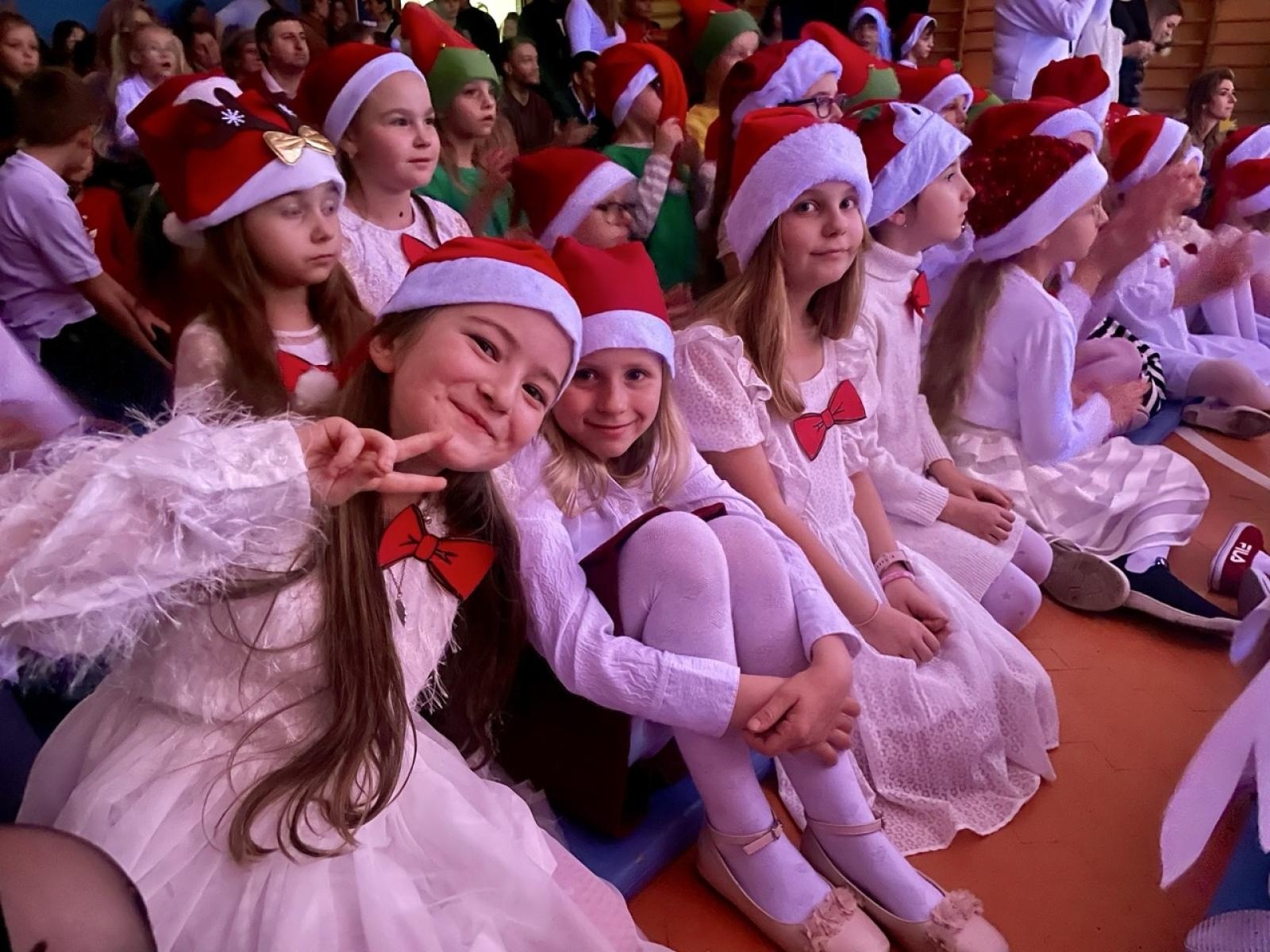 Zdjęcie w galerii na portalu naszraciborz.pl: Świąteczna magia w SP nr 13 [FOTO] wiadomości z regionu