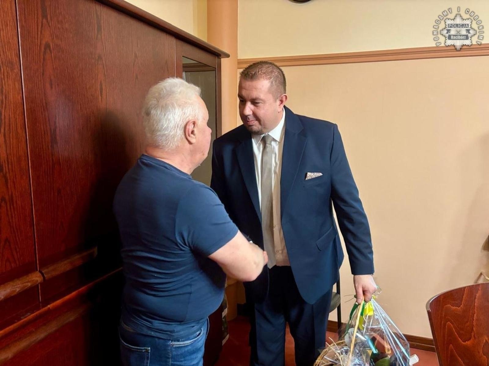 Zdjęcie w galerii na portalu naszraciborz.pl: Odważni mieszkańcy Raciborza zapobiegli tragedii wiadomości z regionu