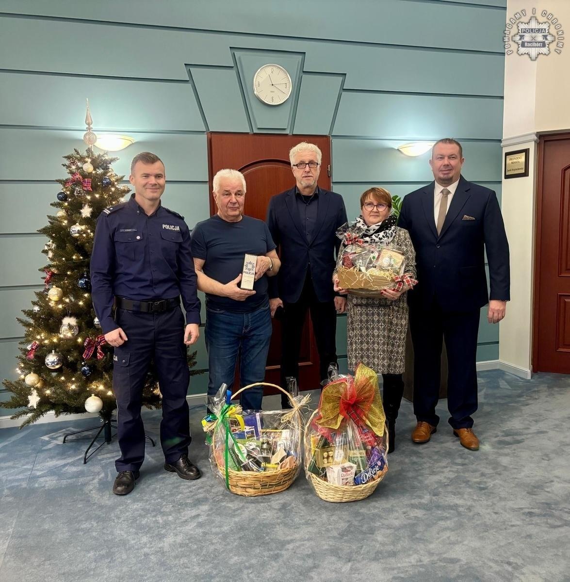 Zdjęcie w galerii na portalu naszraciborz.pl: Odważni mieszkańcy Raciborza zapobiegli tragedii wiadomości z regionu