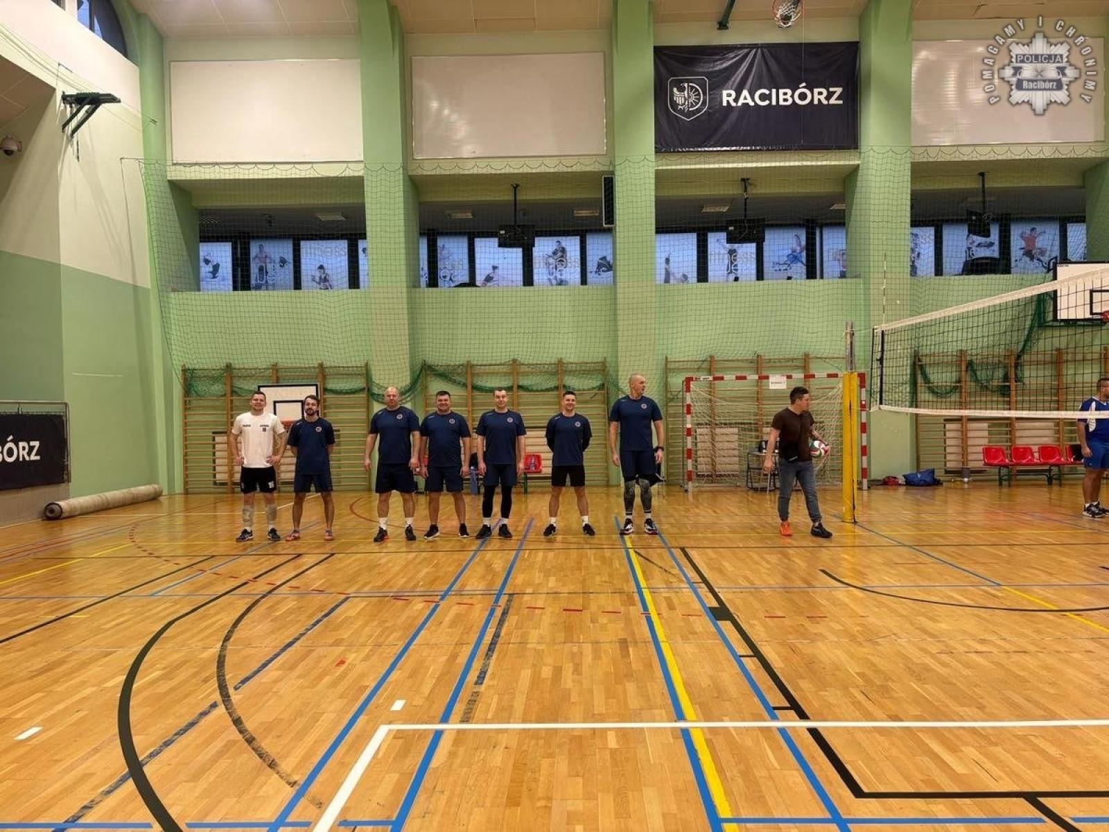 Zdjęcie w galerii na portalu naszraciborz.pl: Siatkarskie zmagania służb mundurowych [FOTO i WIDEO] wiadomości z regionu