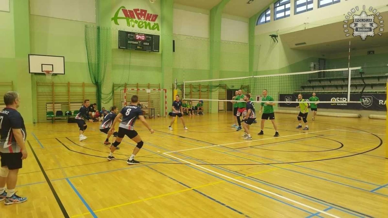 Zdjęcie w galerii na portalu naszraciborz.pl: Siatkarskie zmagania służb mundurowych [FOTO i WIDEO] wiadomości z regionu