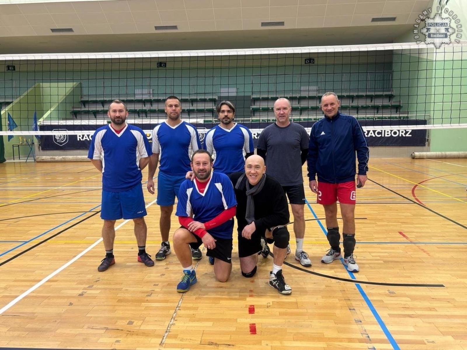 Zdjęcie w galerii na portalu naszraciborz.pl: Siatkarskie zmagania służb mundurowych [FOTO i WIDEO] wiadomości z regionu