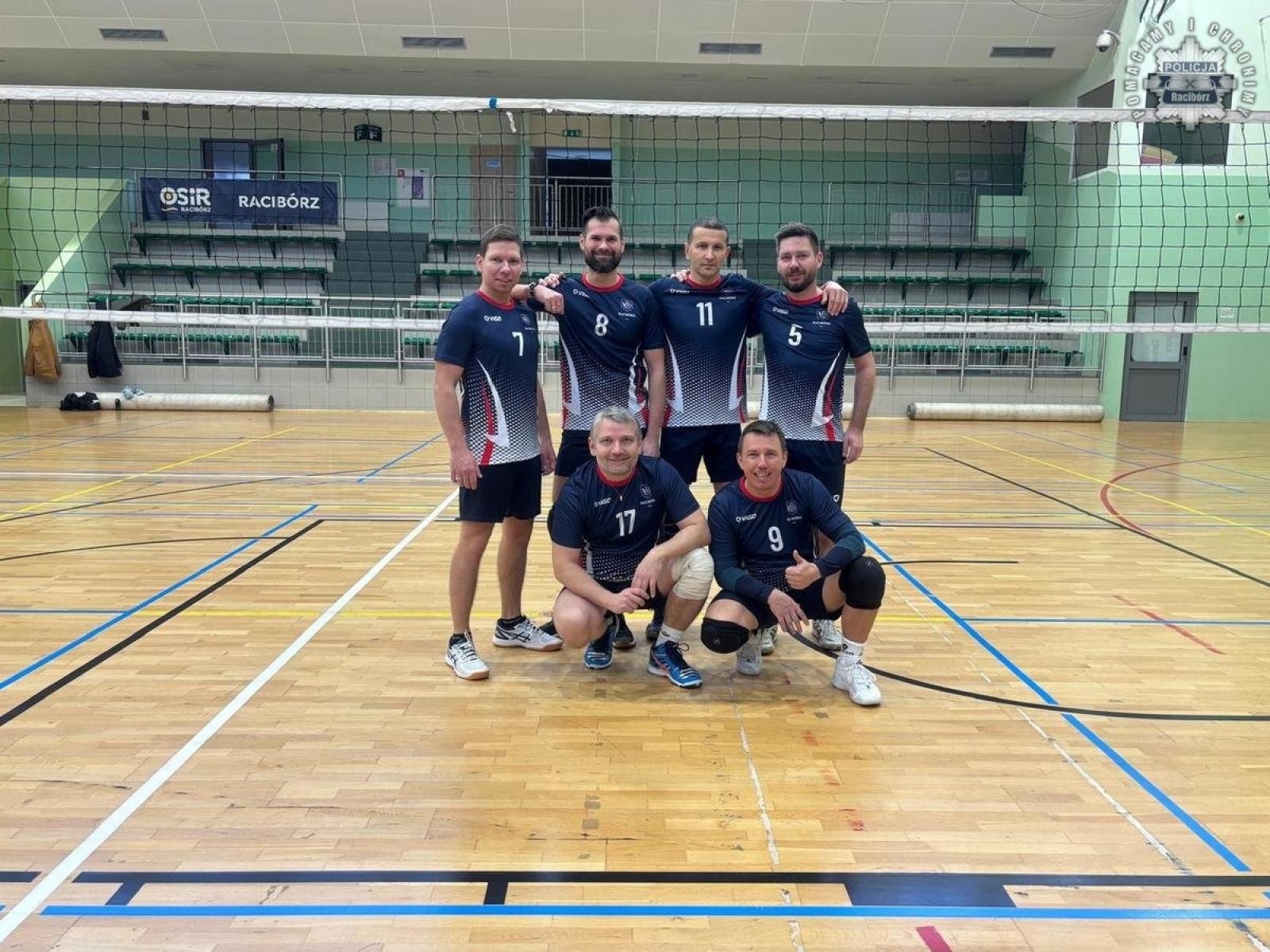 Zdjęcie w galerii na portalu naszraciborz.pl: Siatkarskie zmagania służb mundurowych [FOTO i WIDEO] wiadomości z regionu