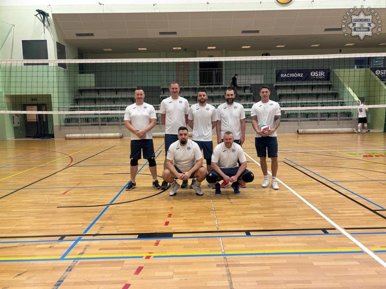 Zdjęcie w galerii na portalu naszraciborz.pl: Siatkarskie zmagania służb mundurowych [FOTO i WIDEO] wiadomości z regionu