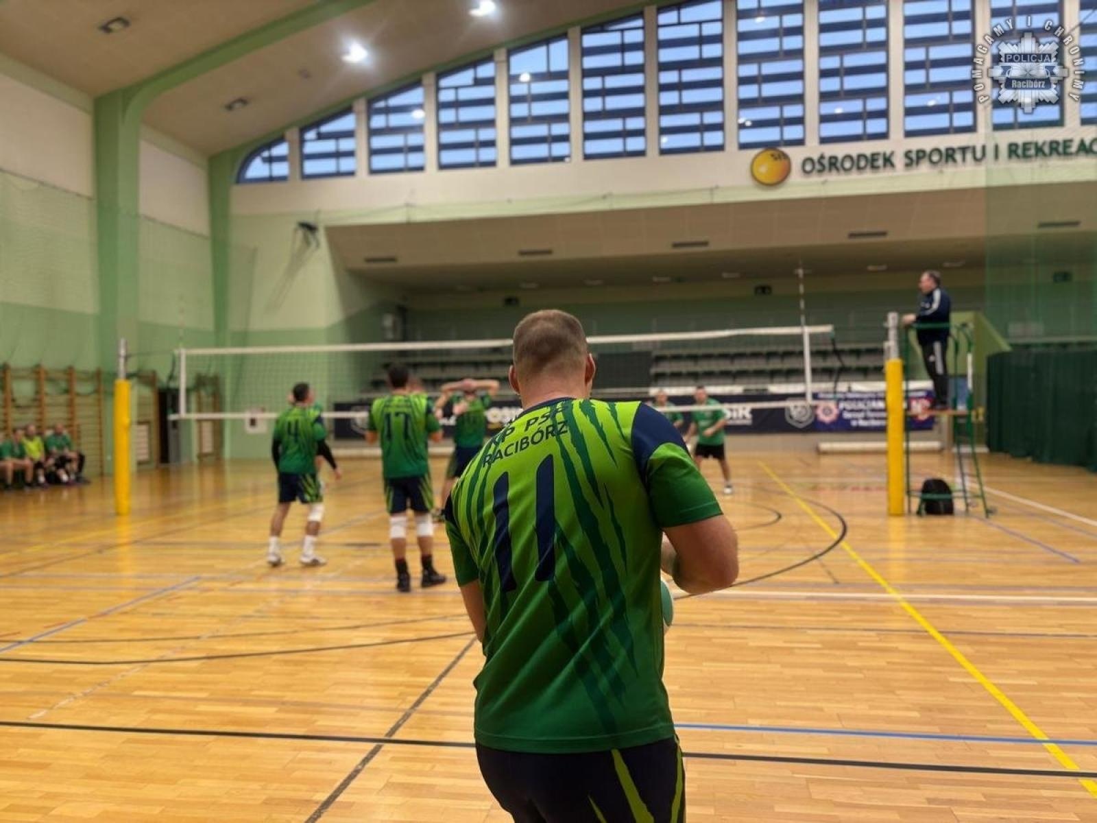 Zdjęcie w galerii na portalu naszraciborz.pl: Siatkarskie zmagania służb mundurowych [FOTO i WIDEO] wiadomości z regionu