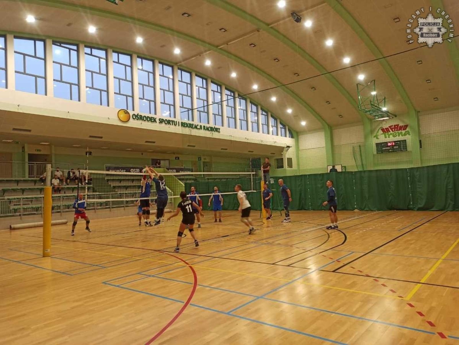 Zdjęcie w galerii na portalu naszraciborz.pl: Siatkarskie zmagania służb mundurowych [FOTO i WIDEO] wiadomości z regionu