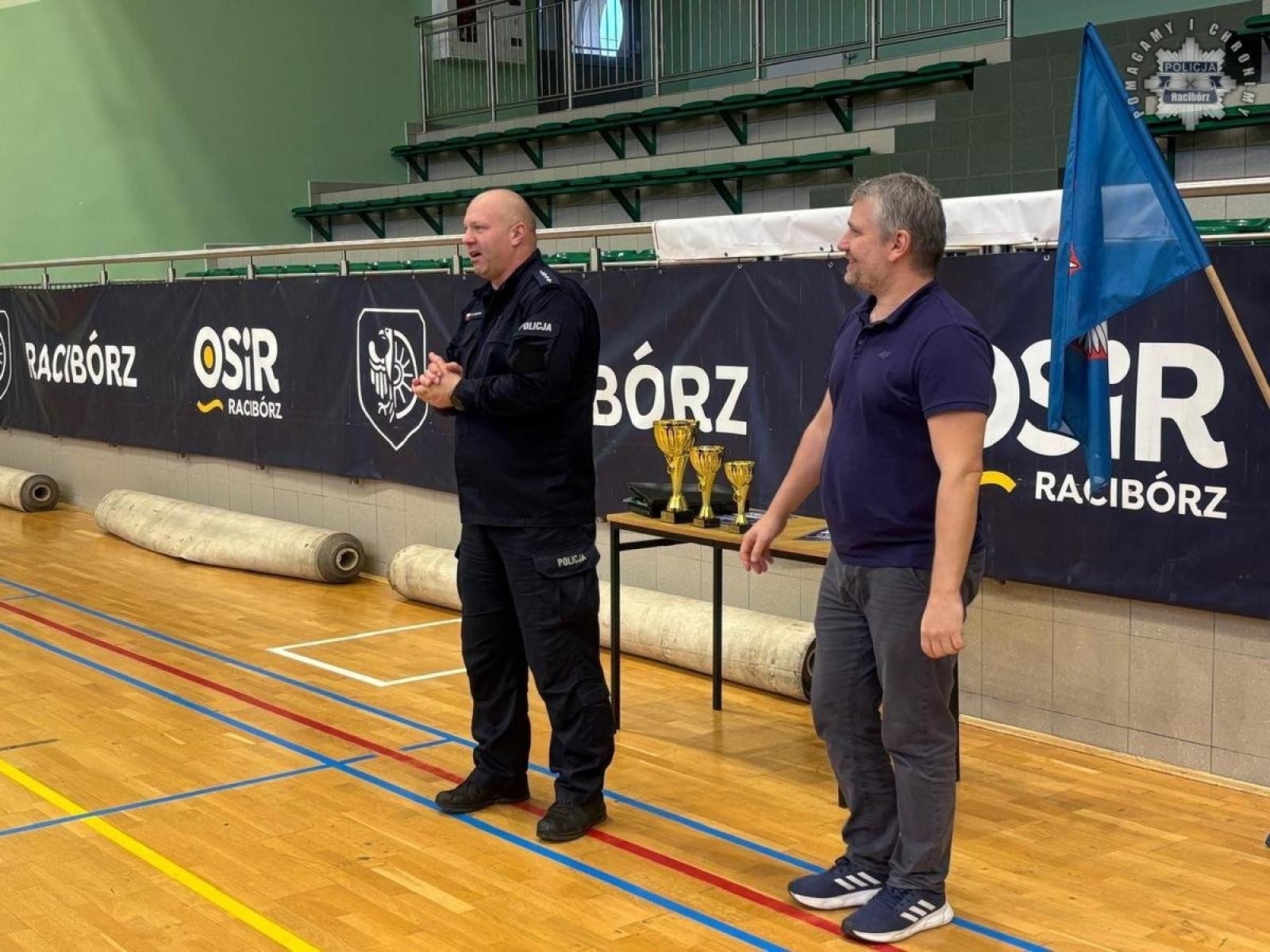 Zdjęcie w galerii na portalu naszraciborz.pl: Siatkarskie zmagania służb mundurowych [FOTO i WIDEO] wiadomości z regionu