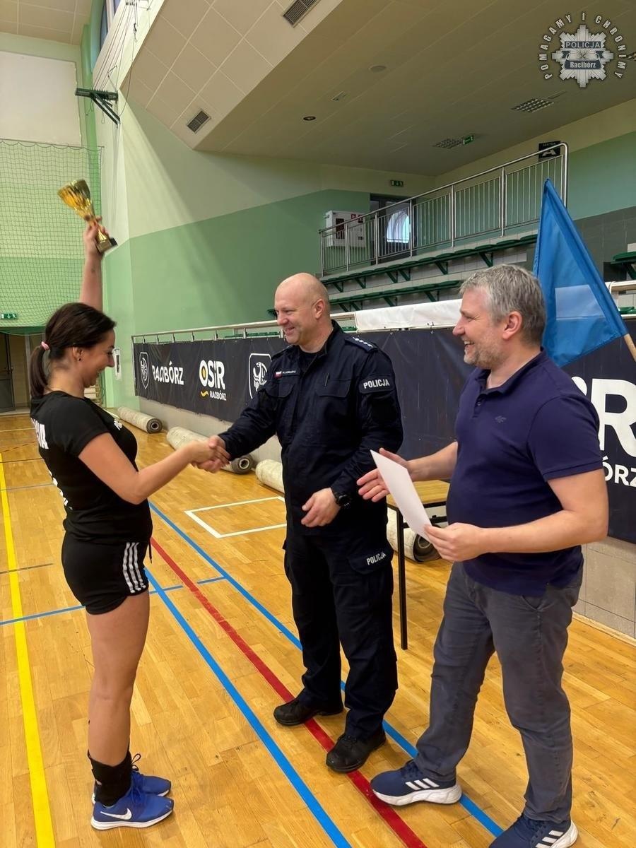 Zdjęcie w galerii na portalu naszraciborz.pl: Siatkarskie zmagania służb mundurowych [FOTO i WIDEO] wiadomości z regionu