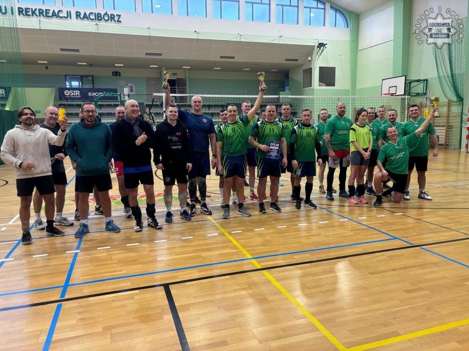 Zdjęcie w galerii na portalu naszraciborz.pl: Siatkarskie zmagania służb mundurowych [FOTO i WIDEO] wiadomości z regionu