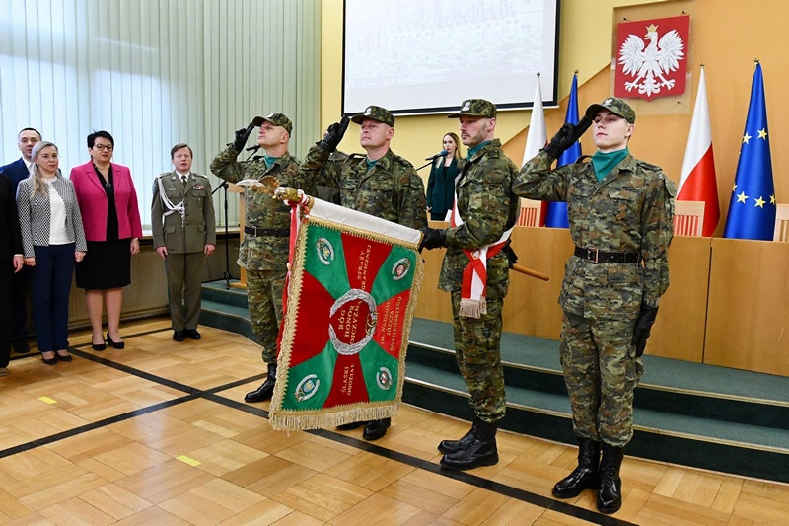 Zdjęcie w galerii na portalu naszraciborz.pl: Uroczyste ślubowanie nowych funkcjonariuszy Śląskiego Oddziału Straży Granicznej wiadomości z regionu