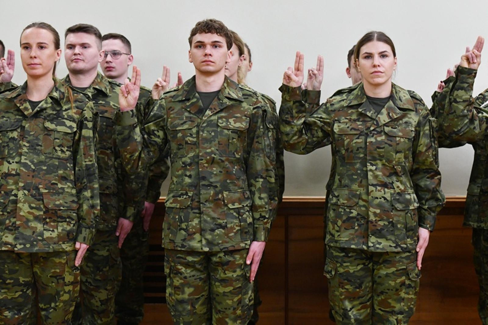 Zdjęcie w galerii na portalu naszraciborz.pl: Uroczyste ślubowanie nowych funkcjonariuszy Śląskiego Oddziału Straży Granicznej wiadomości z regionu