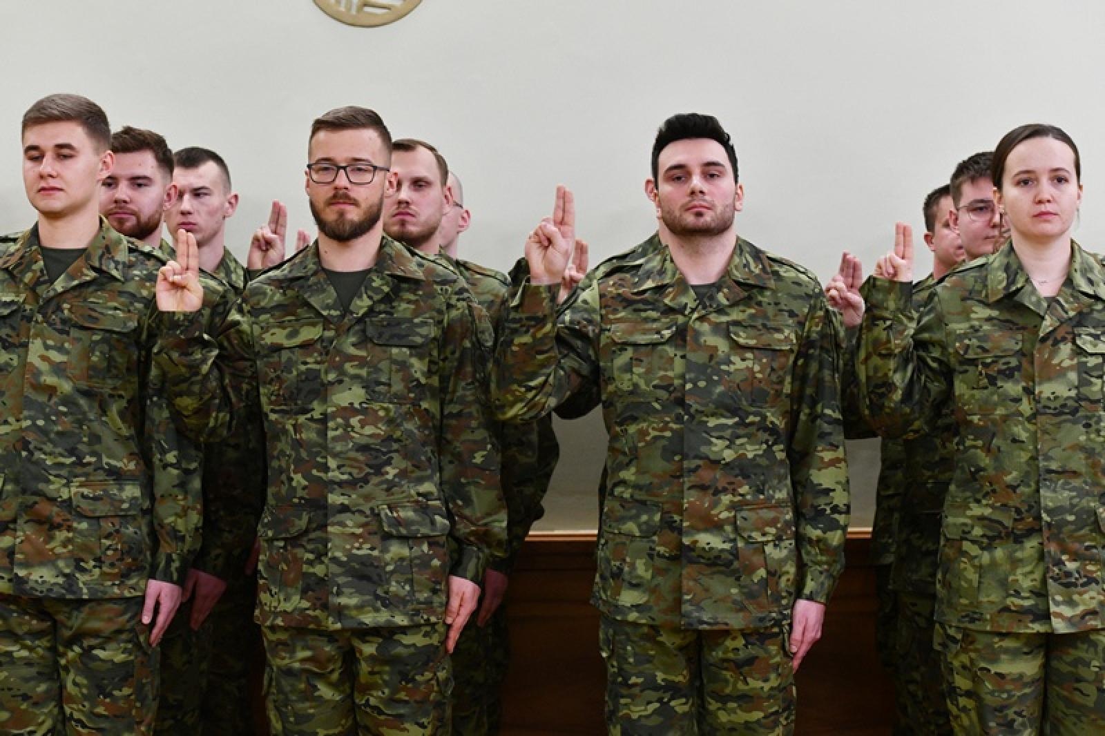 Zdjęcie w galerii na portalu naszraciborz.pl: Uroczyste ślubowanie nowych funkcjonariuszy Śląskiego Oddziału Straży Granicznej wiadomości z regionu