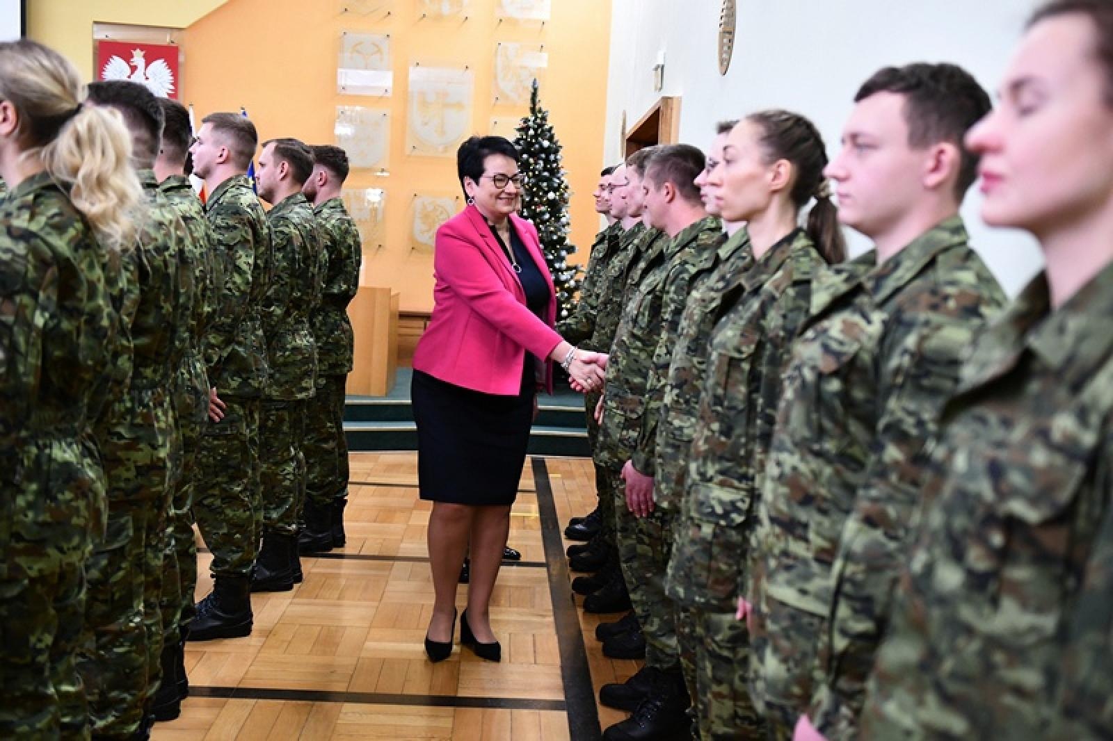 Zdjęcie w galerii na portalu naszraciborz.pl: Uroczyste ślubowanie nowych funkcjonariuszy Śląskiego Oddziału Straży Granicznej wiadomości z regionu